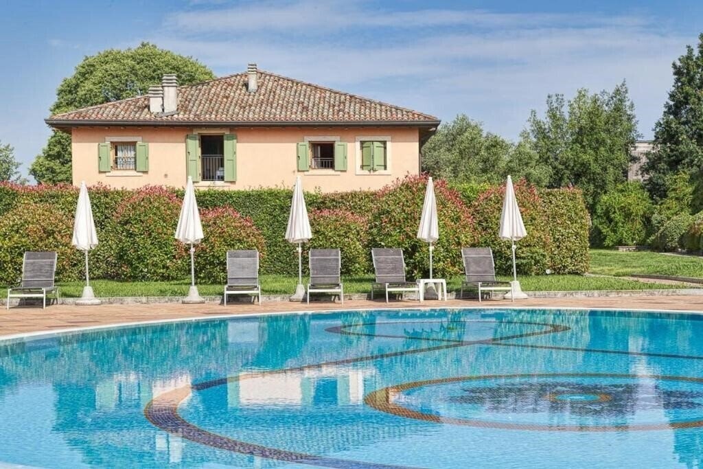 Готель Golf Paradiso (Castelnuovo Del Garda) 4*