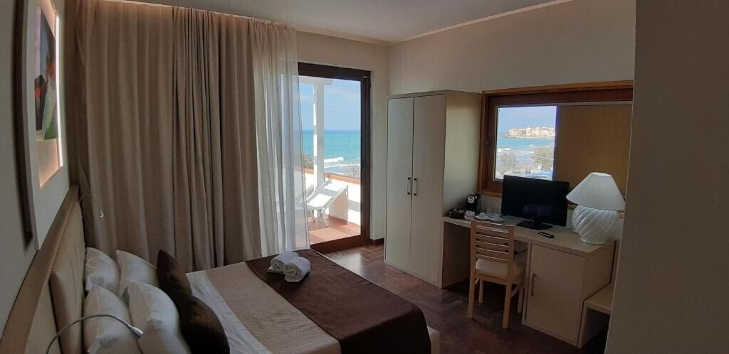 Фотографія Sunset Villa Cerniglia Hotel 4*