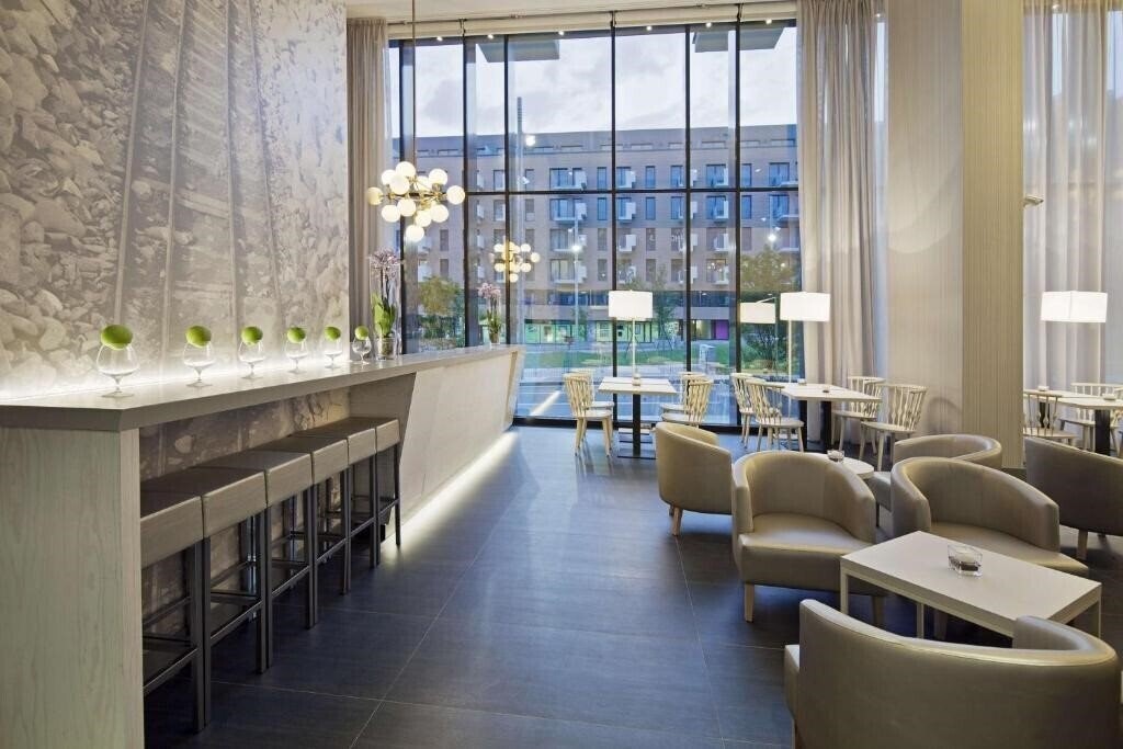 Панорама Nh Parma 4*