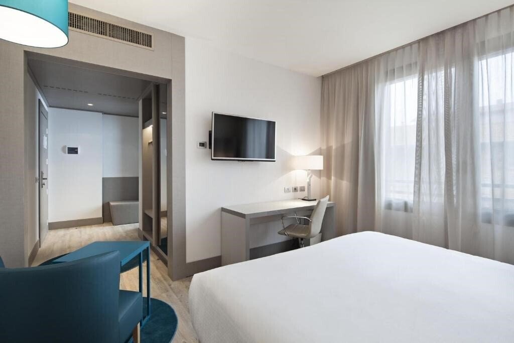 Апартаменты Nh Parma 4*