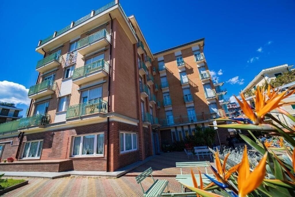 Готель Albergo Regina Mundi 2*