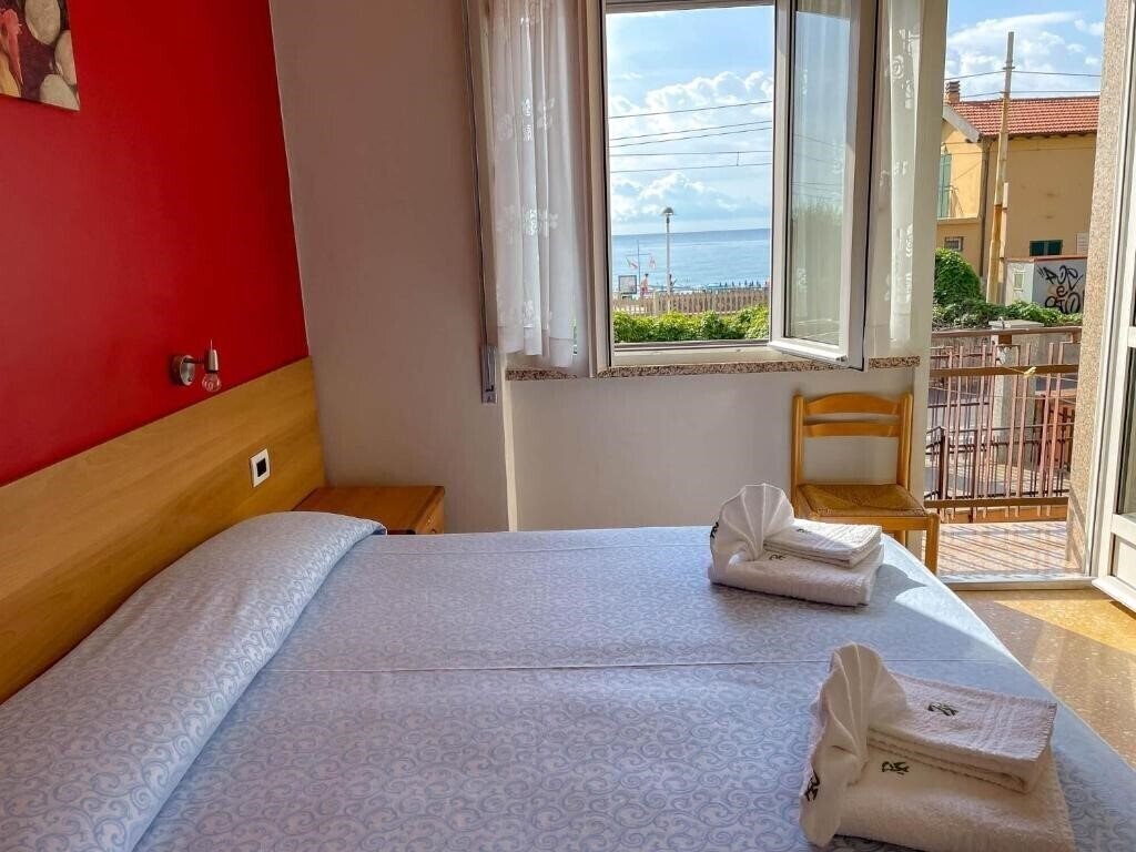 Картинка Albergo Regina Mundi 2*