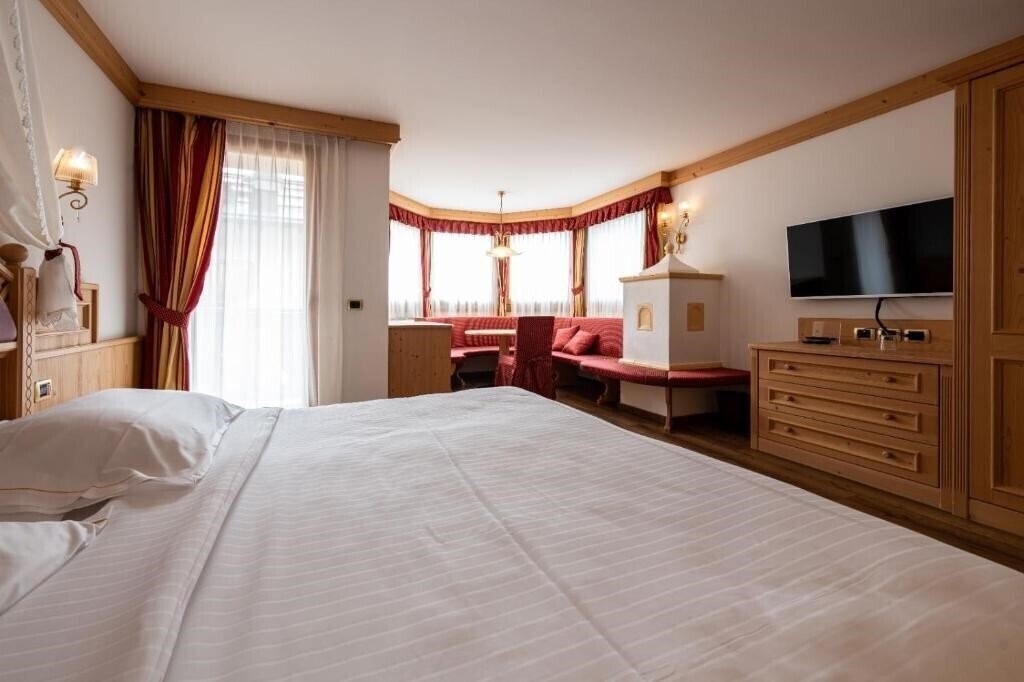 Панорама Hotel Cristina Pinzolo 4*