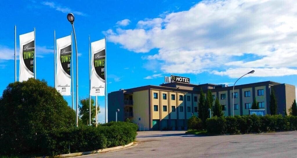Фотографія Tower Inn Pisa Valdera 4*