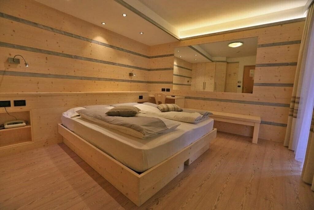 Територія Hotel Alaska 3*