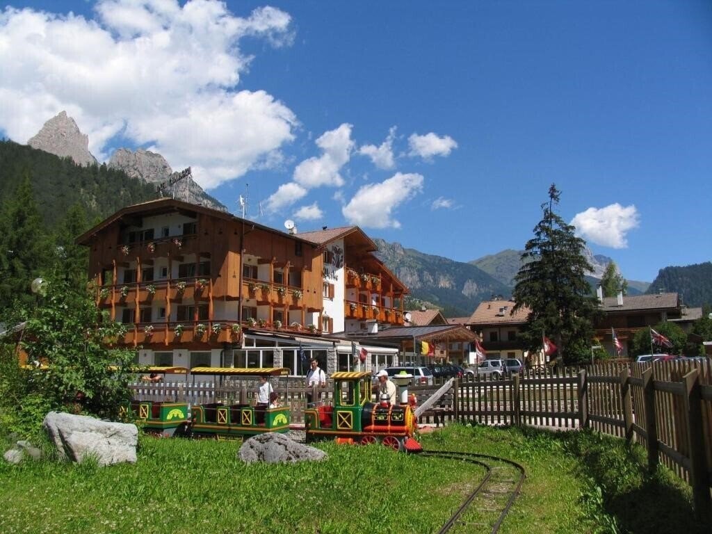 Панорама Hotel Alaska 3*