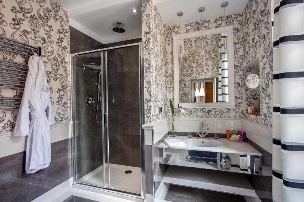 Панорама The Inn At The Spanish Steps Hotel 4*