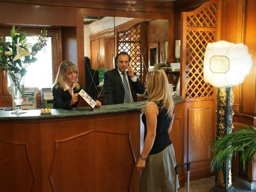 Картинка Comfort Hotel Bolivar 4*