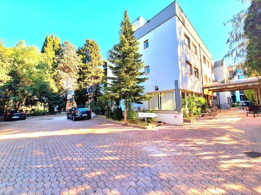 Отель Scheppers 3*