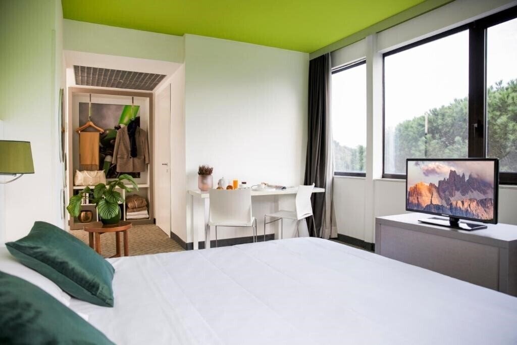 Фотографія Holiday Inn Rome - Pisana 4*