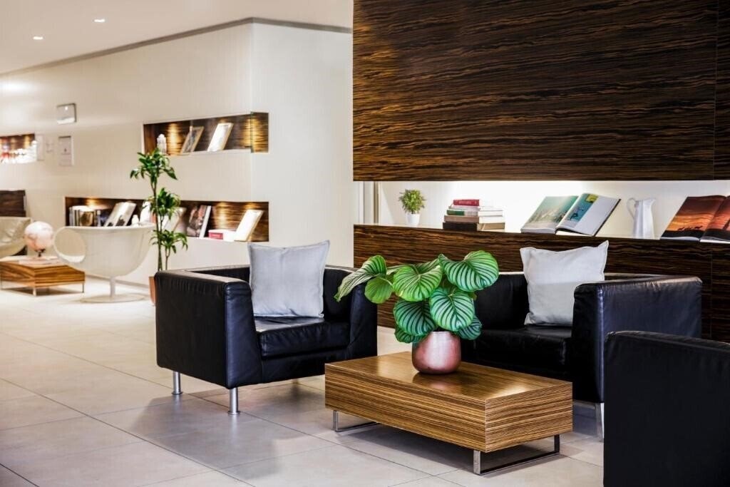 Панорама Holiday Inn Rome - Pisana 4*