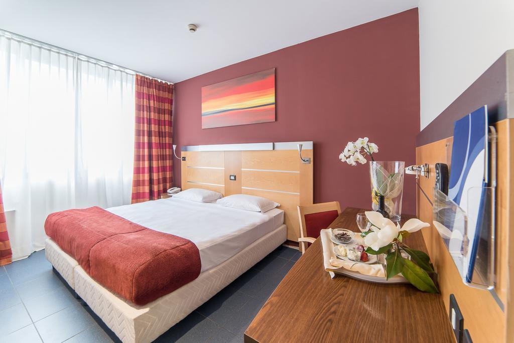 Территория Idea Hotel Roma Nomentana 3*