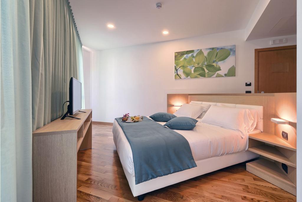 Панорама Park Hotel Ginevra 3*