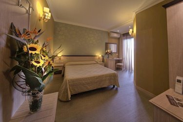 Гарячі тури в Італію з  Кракова