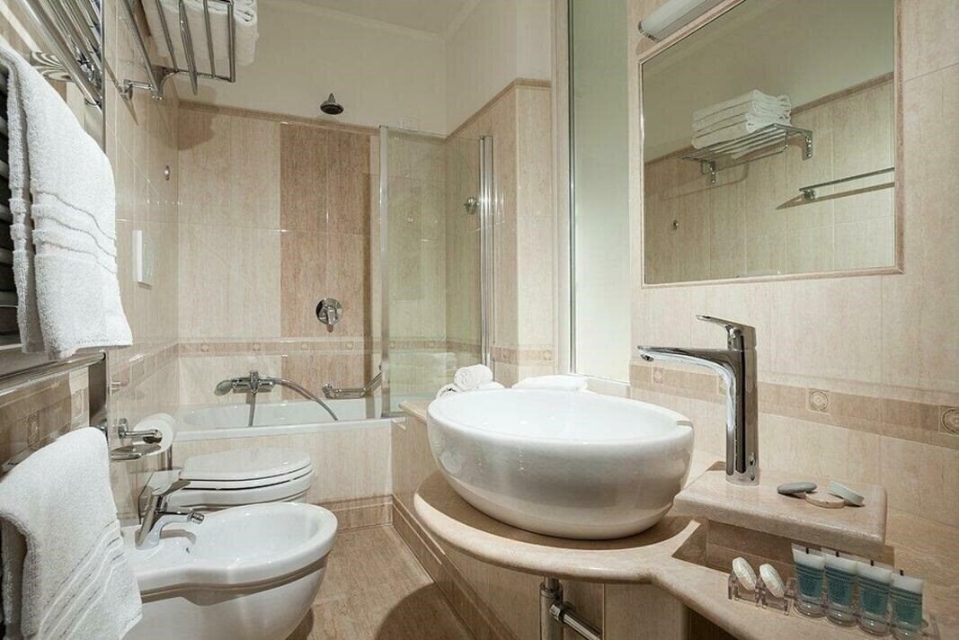 Готель Jfk House 3*