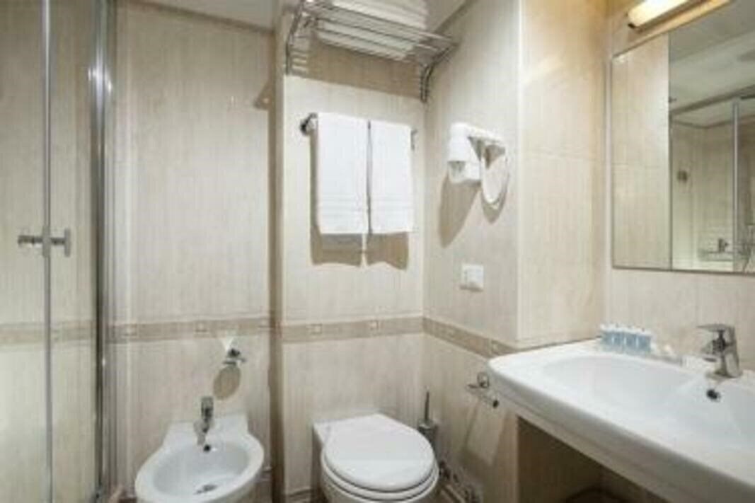 Територія Jfk House 3*