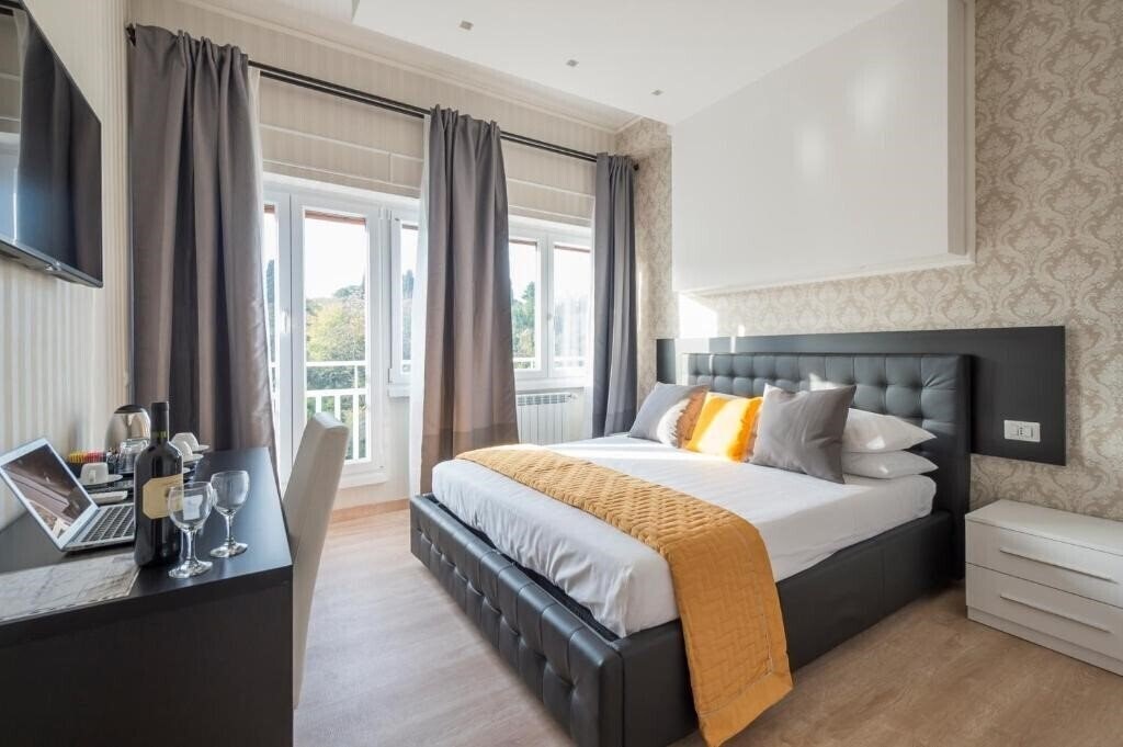 Фото Happy Holiday 1*