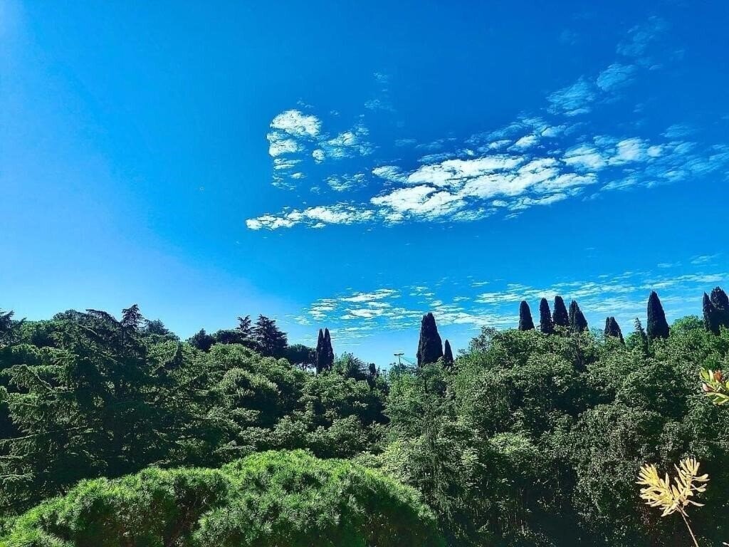 Апартаменти Happy Holiday 1*