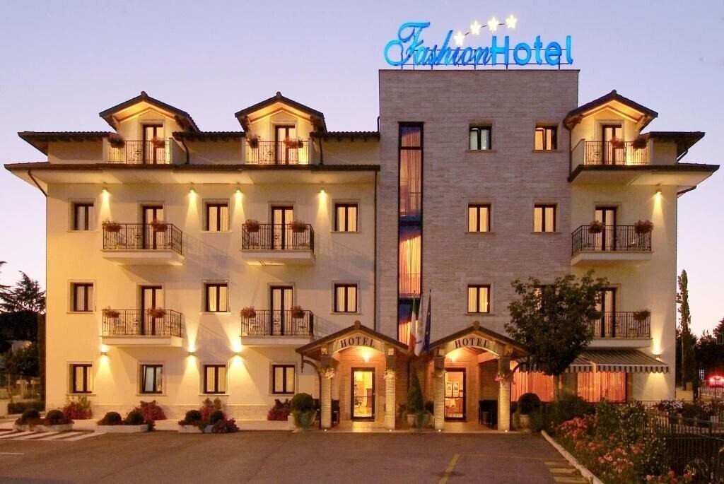 Отель Fashion 4*