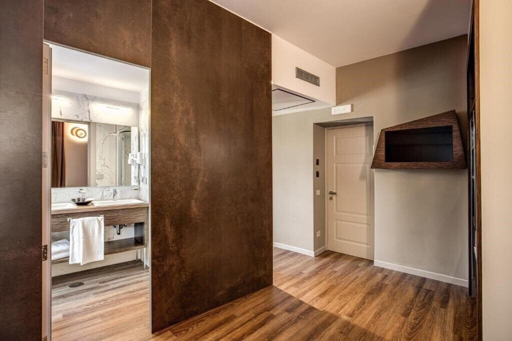 Территория Al Manthia Hotel (Rome) 3*