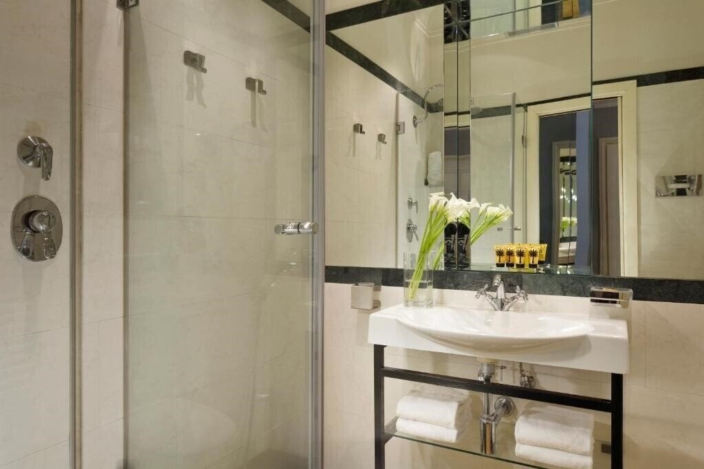 Територія Leon's Place 4*