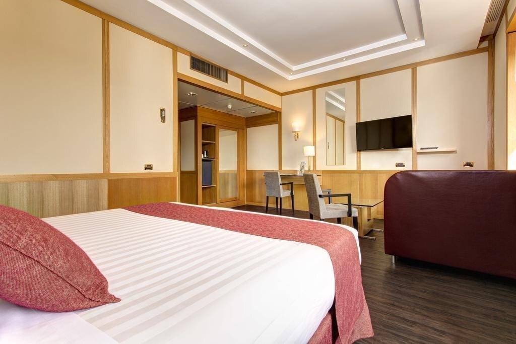 Панорама Best Western President 4*