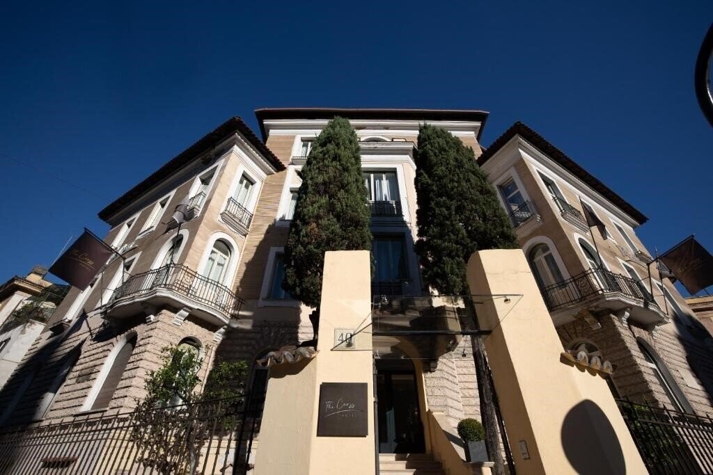 Територія The Cross Hotel 3*