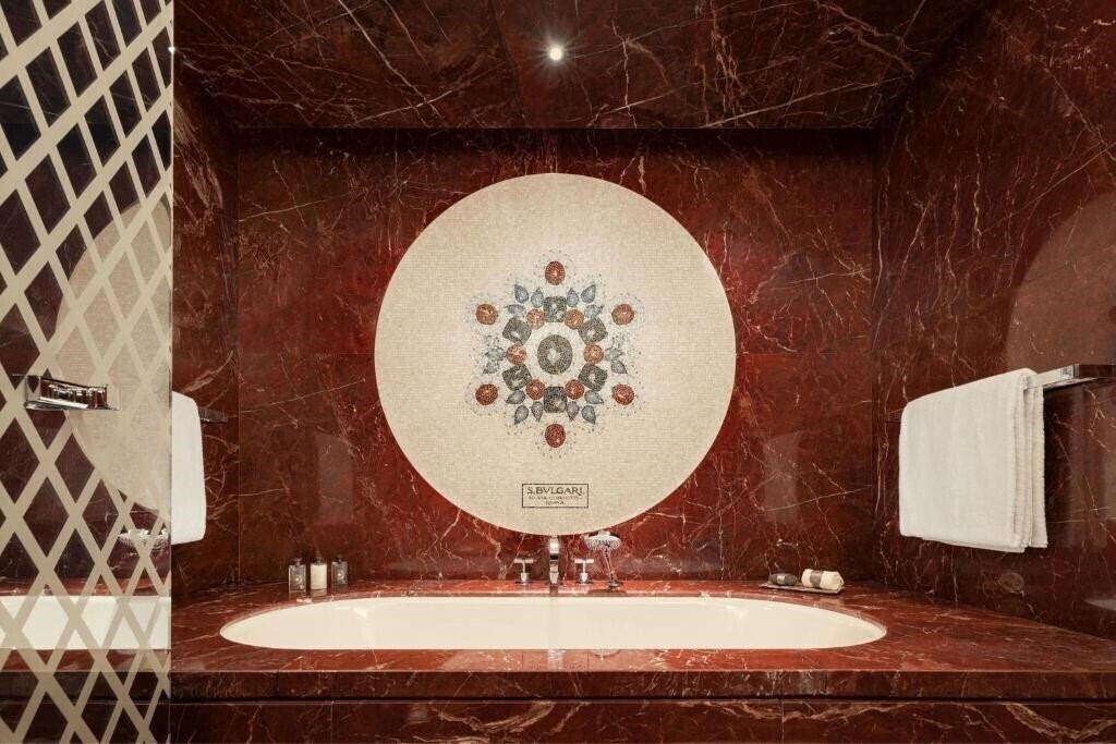 Вид Bulgari Hotel Roma 5*