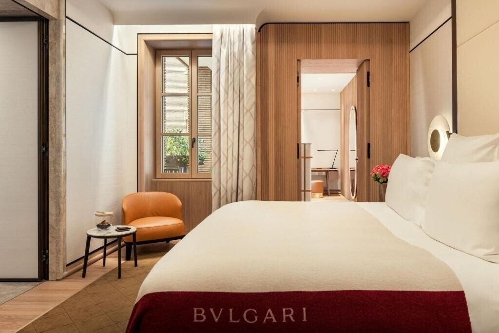 Территория Bulgari Hotel Roma 5*