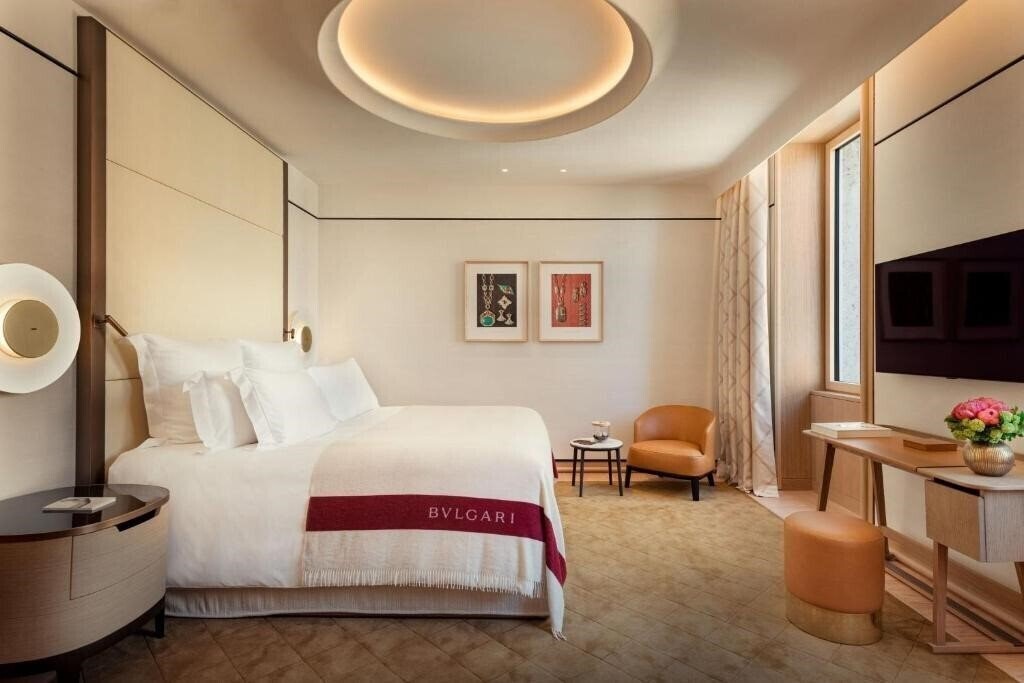 Панорама Bulgari Hotel Roma 5*