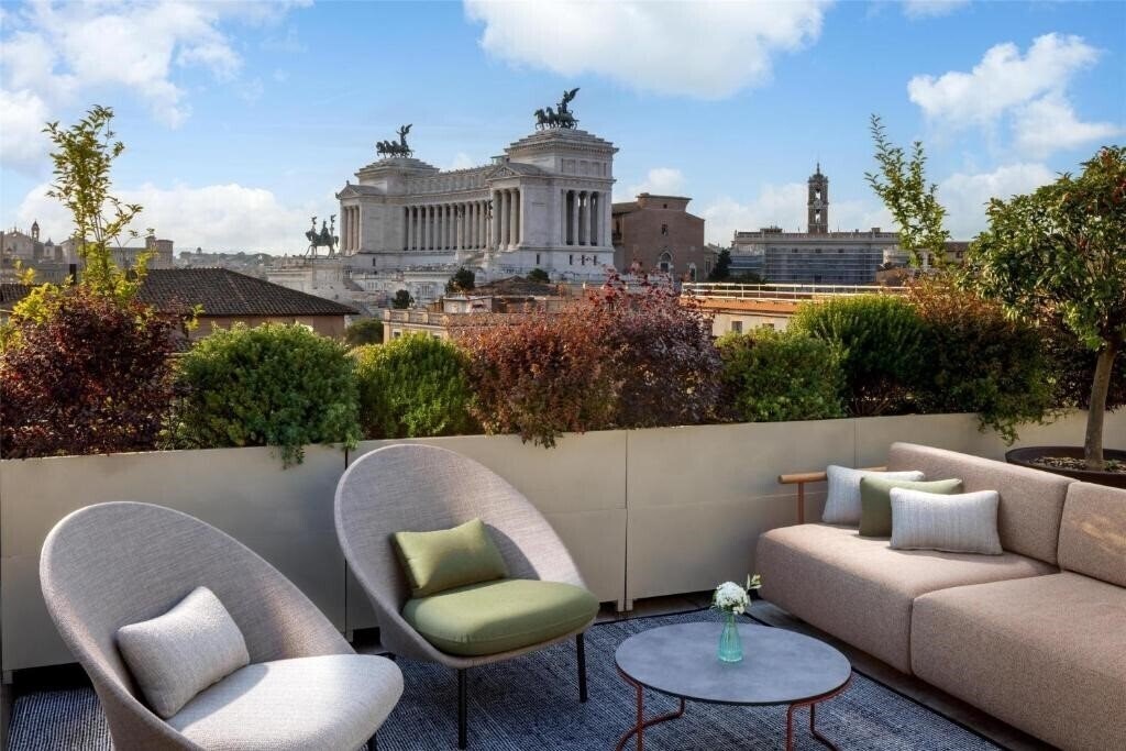 Готель Radisson Collection Hotel, Roma Antica 5*