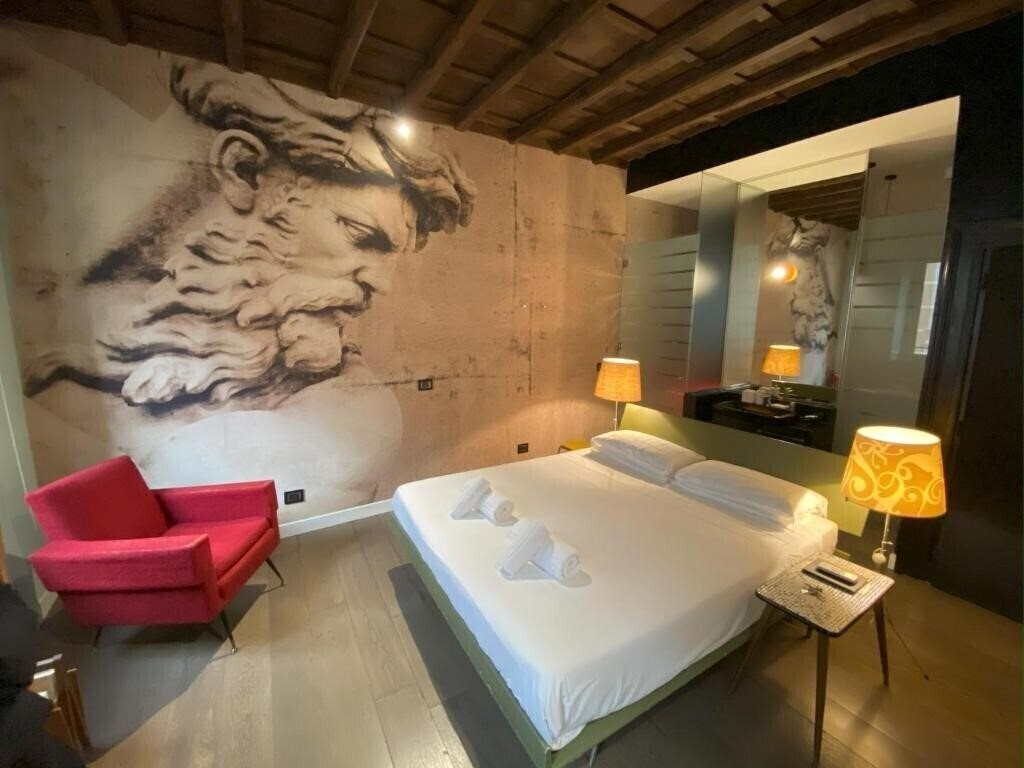 Панорама Frattina 57 4*