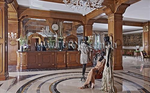 Апартаменти Aldrovandi Palace 5*