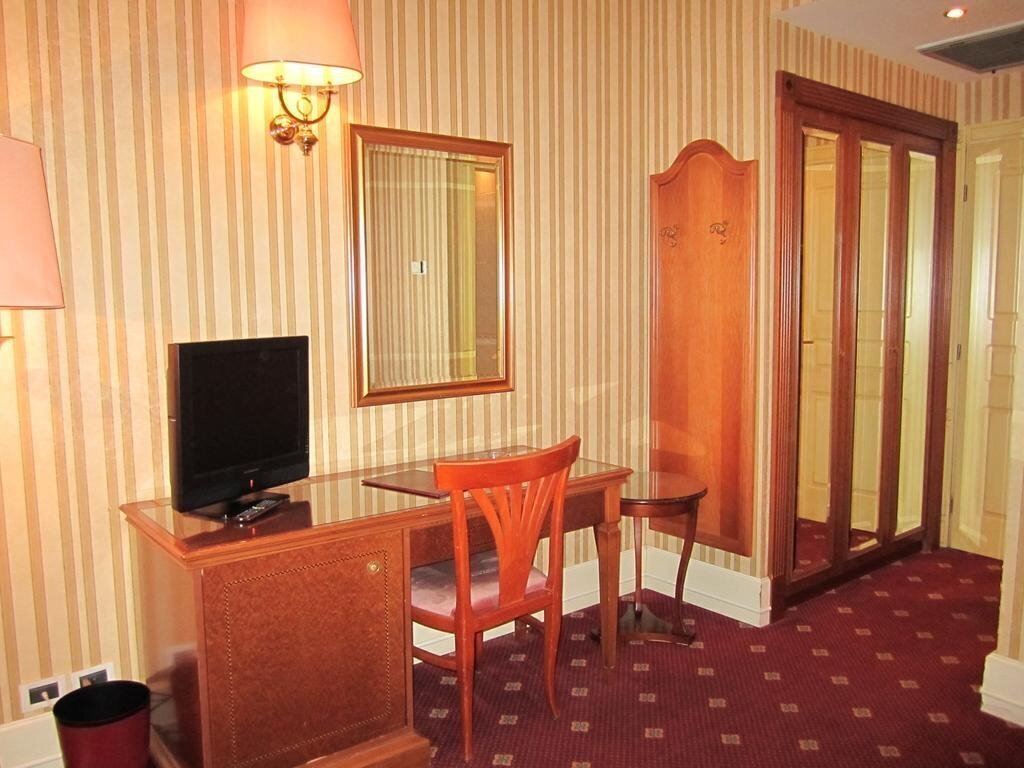 Територія Gallia 4*