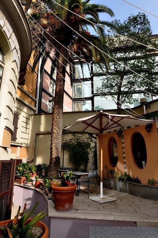 Территория Hotel Executive 4*