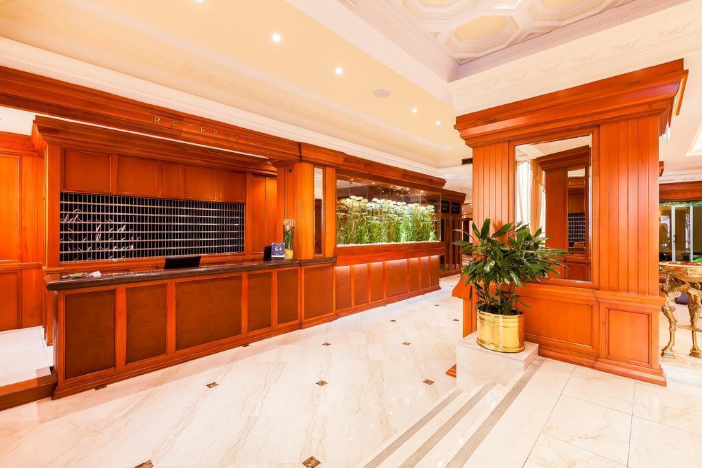 Апартаменты Grand Hotel Ritz 4*