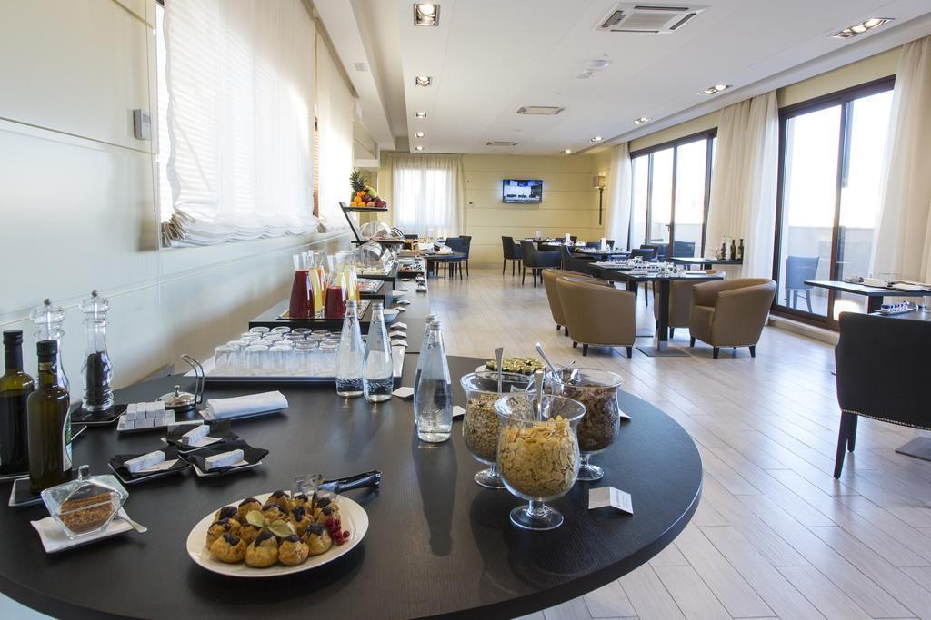 Панорама Grand Hotel Ritz 4*