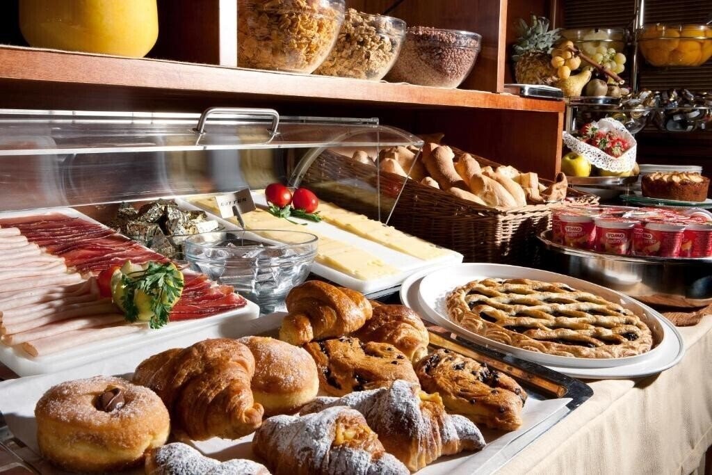 Территория Mascagni Hotel Rome 4*