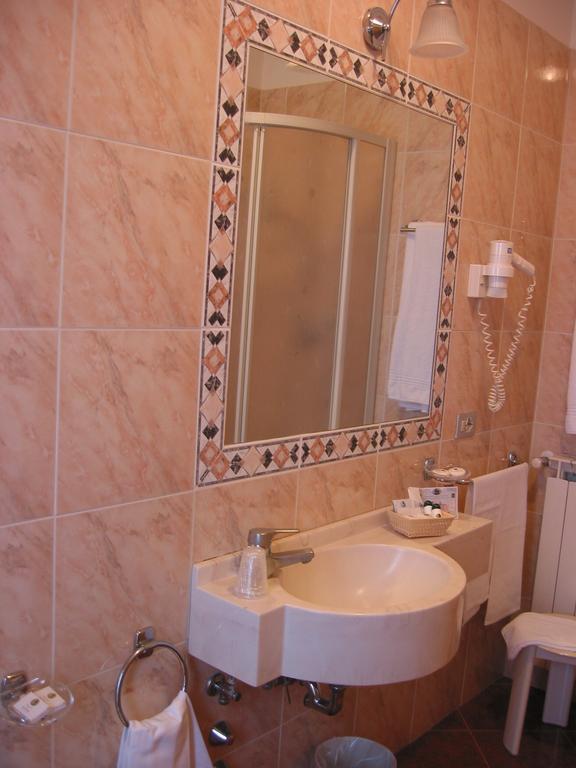 Панорама Park Dei Massimi 4*