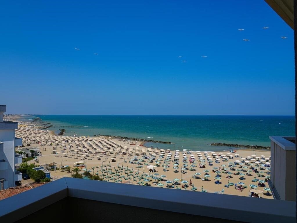 Апартаменти Imperial Beach 4*