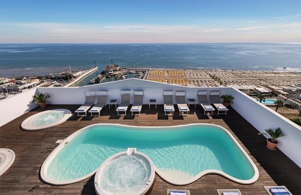 Апартаменты Hotel Nautico 4*