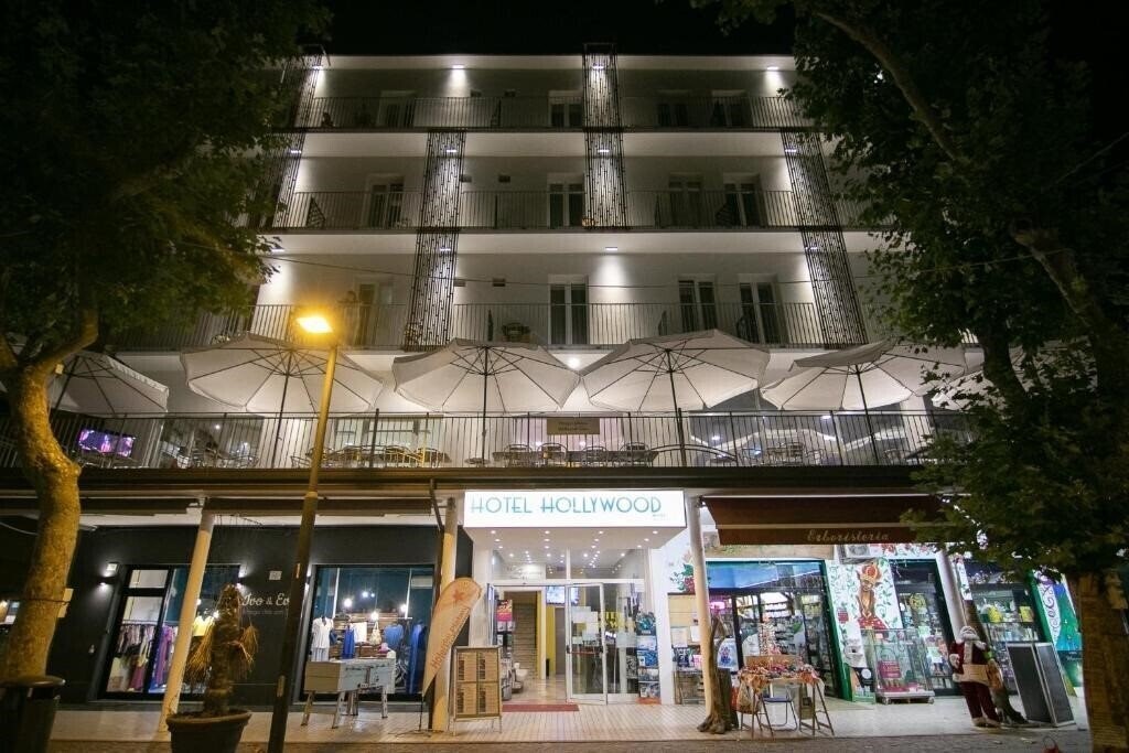 Панорама Hollywood 2*