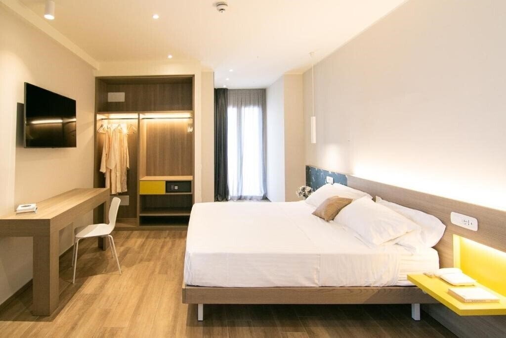 Територія Hollywood 2*