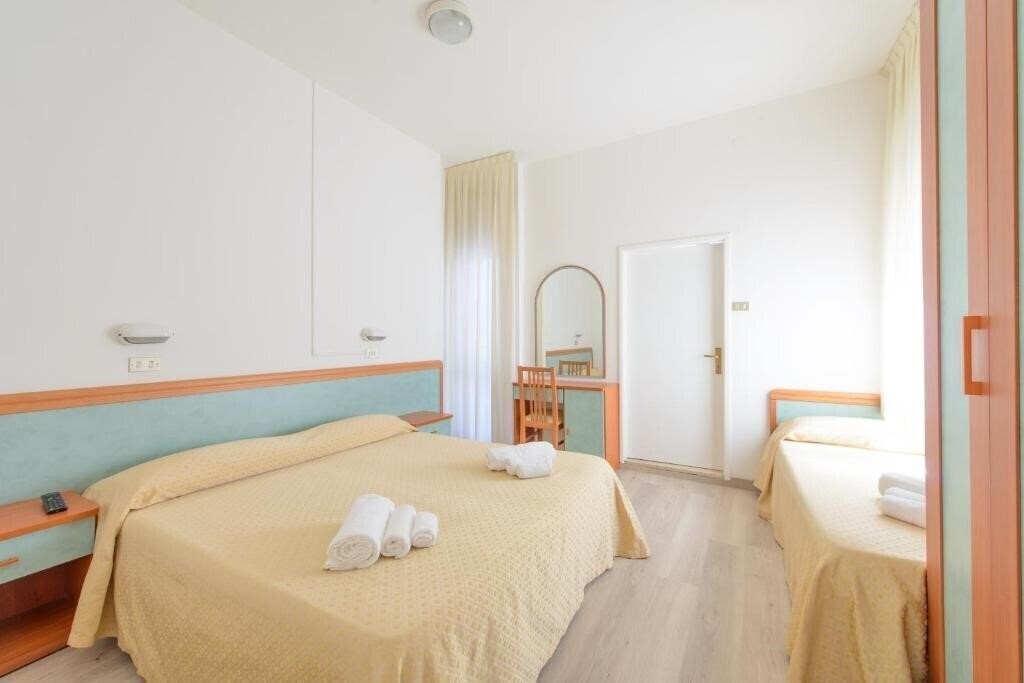 Фото Hotel Cirene 3*