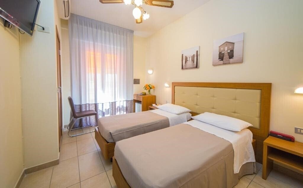 Готель Mediterraneo Cattolica 3*