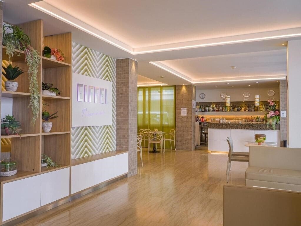 Апартаменты Hotel Eiffel 3*