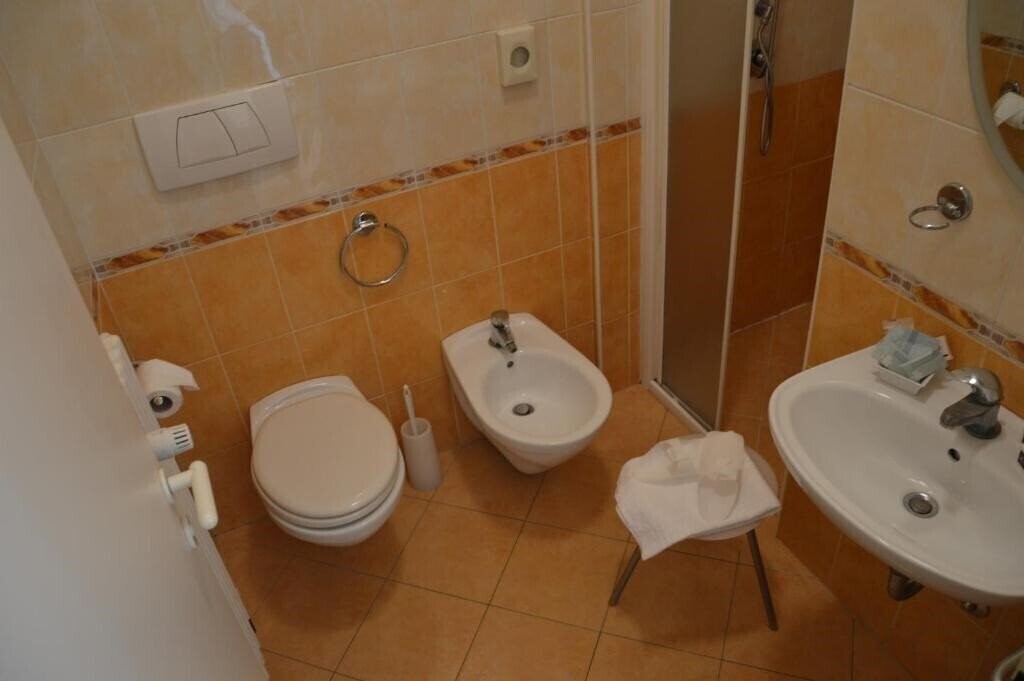 Апартаменты Hotel Carolin 3*