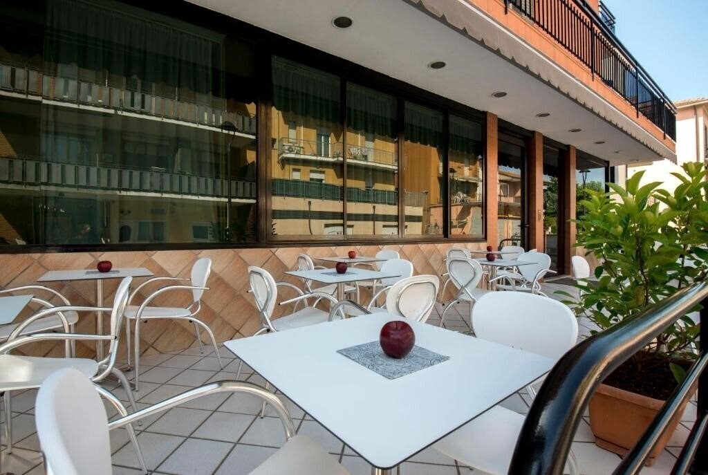 Территория Hotel Scarlet 3*