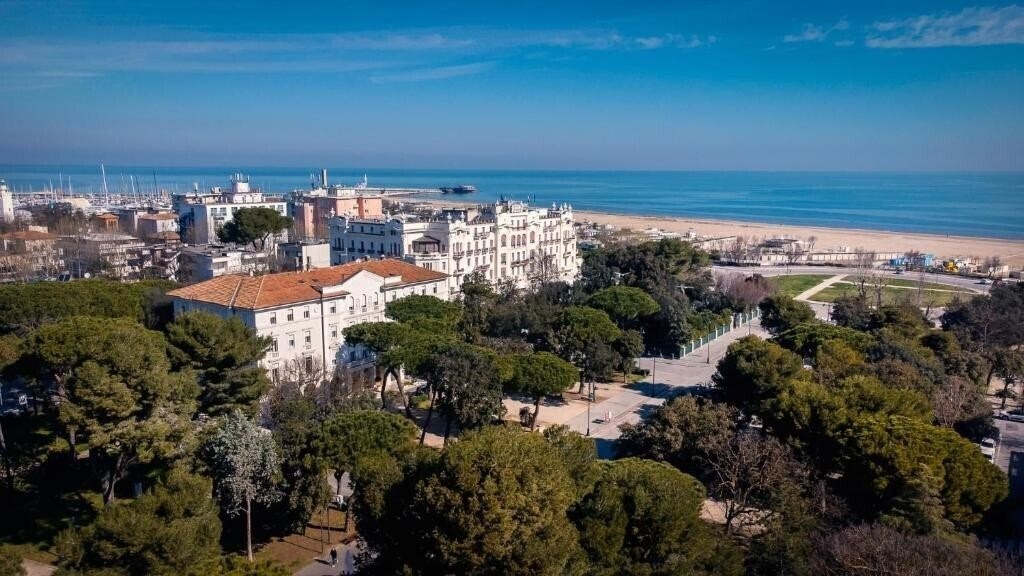 Отель Residenza Parco Fellini 4*
