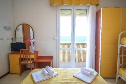 Вид Carnaby (Viserba) 3*